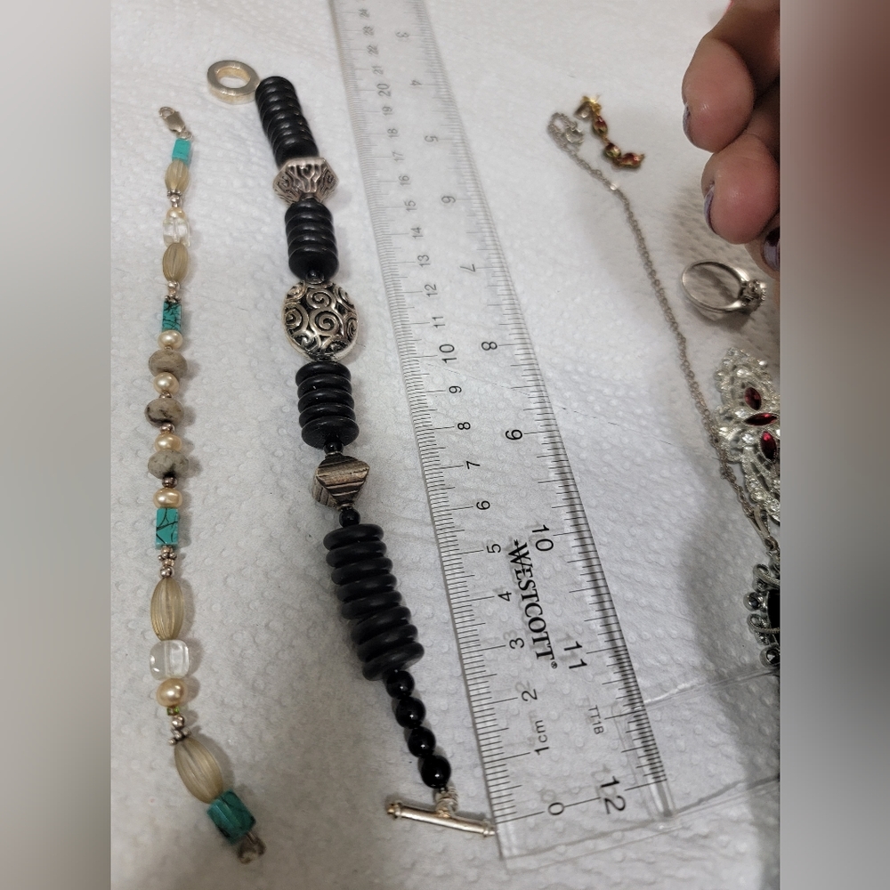 2 bracelets - Picture 2 of 3